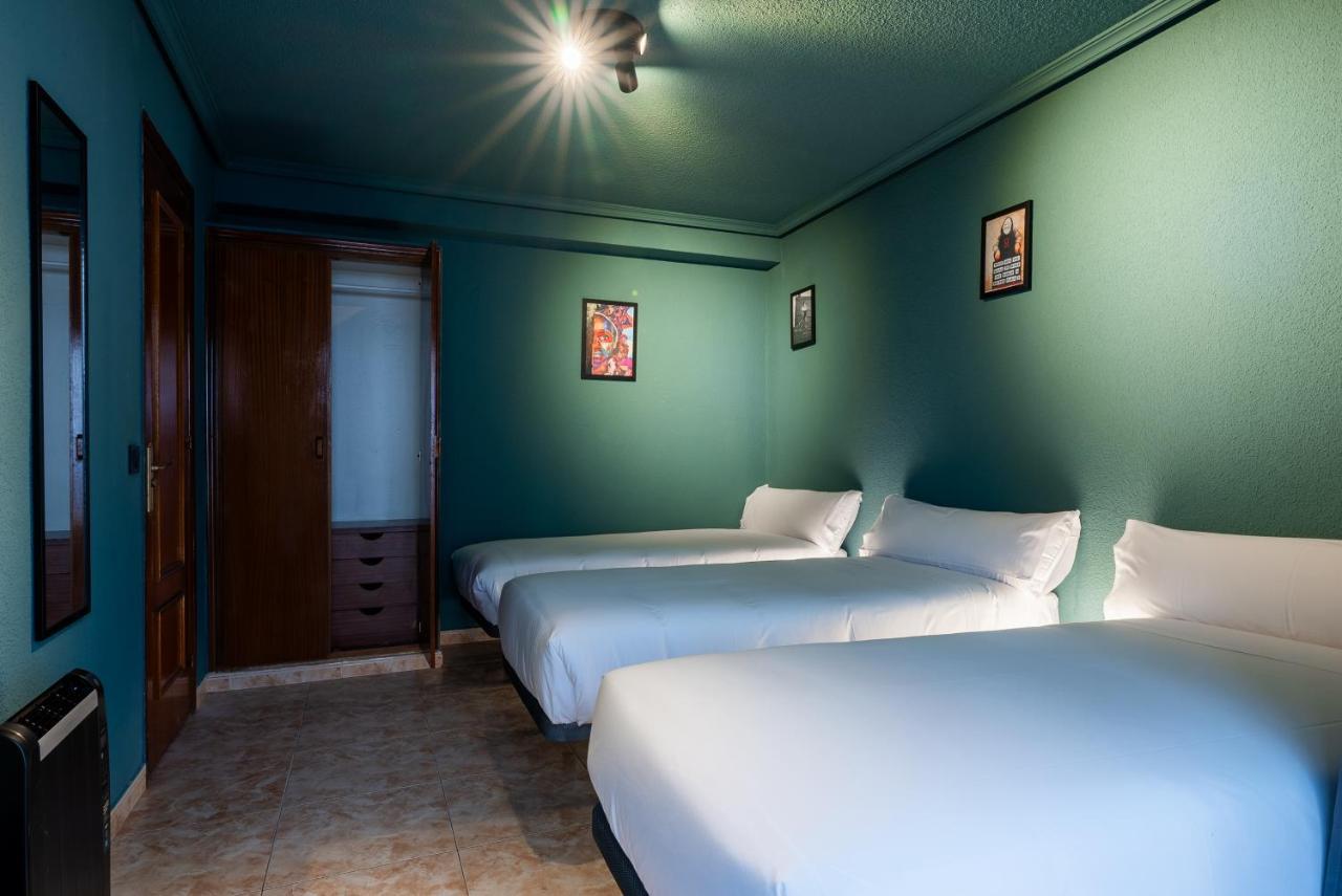 Ideal Hostel มาดริด ภายนอก รูปภาพ