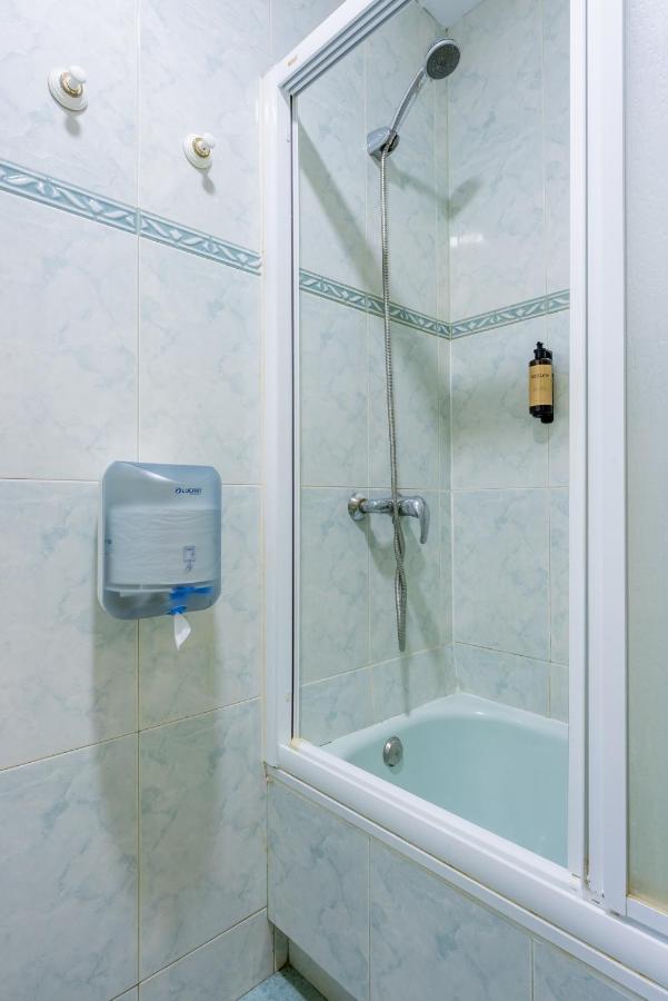 Ideal Hostel มาดริด ภายนอก รูปภาพ