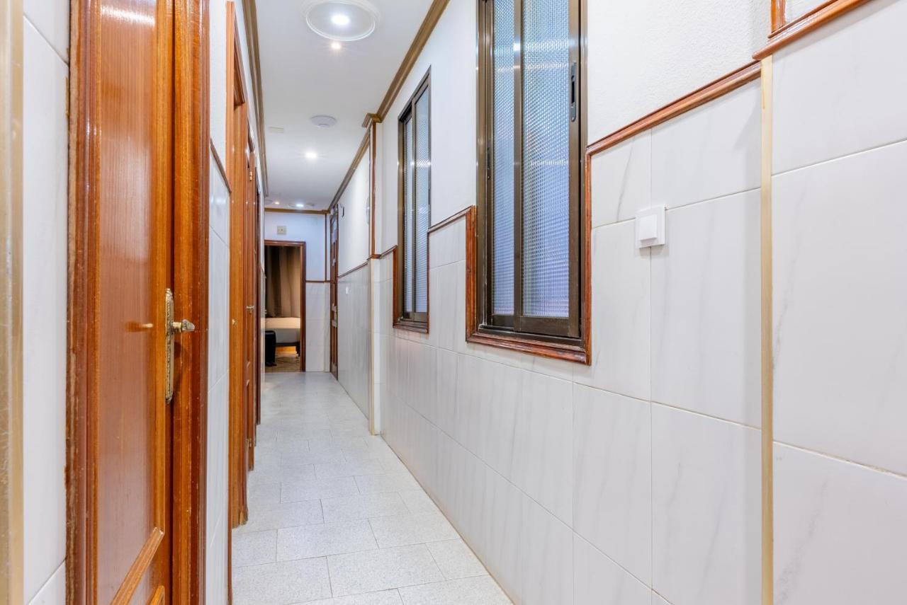 Ideal Hostel มาดริด ภายนอก รูปภาพ
